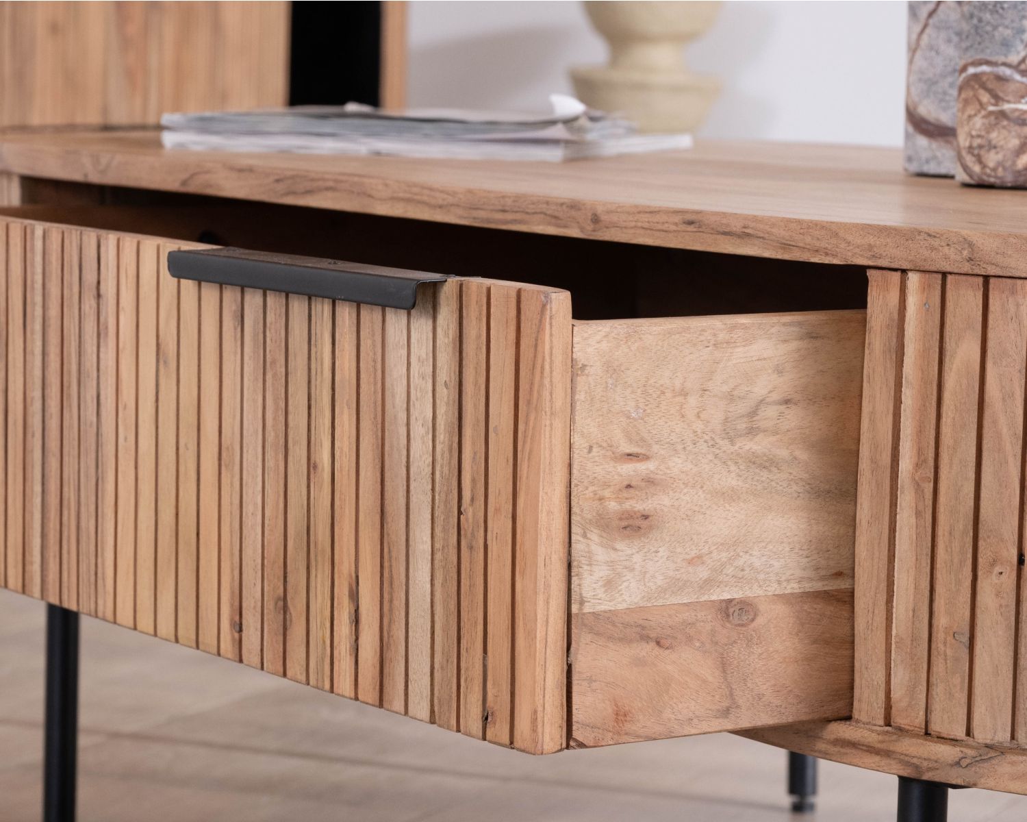 Tavolino ovale Newtro con grande cassetto trasversale "Bopee"