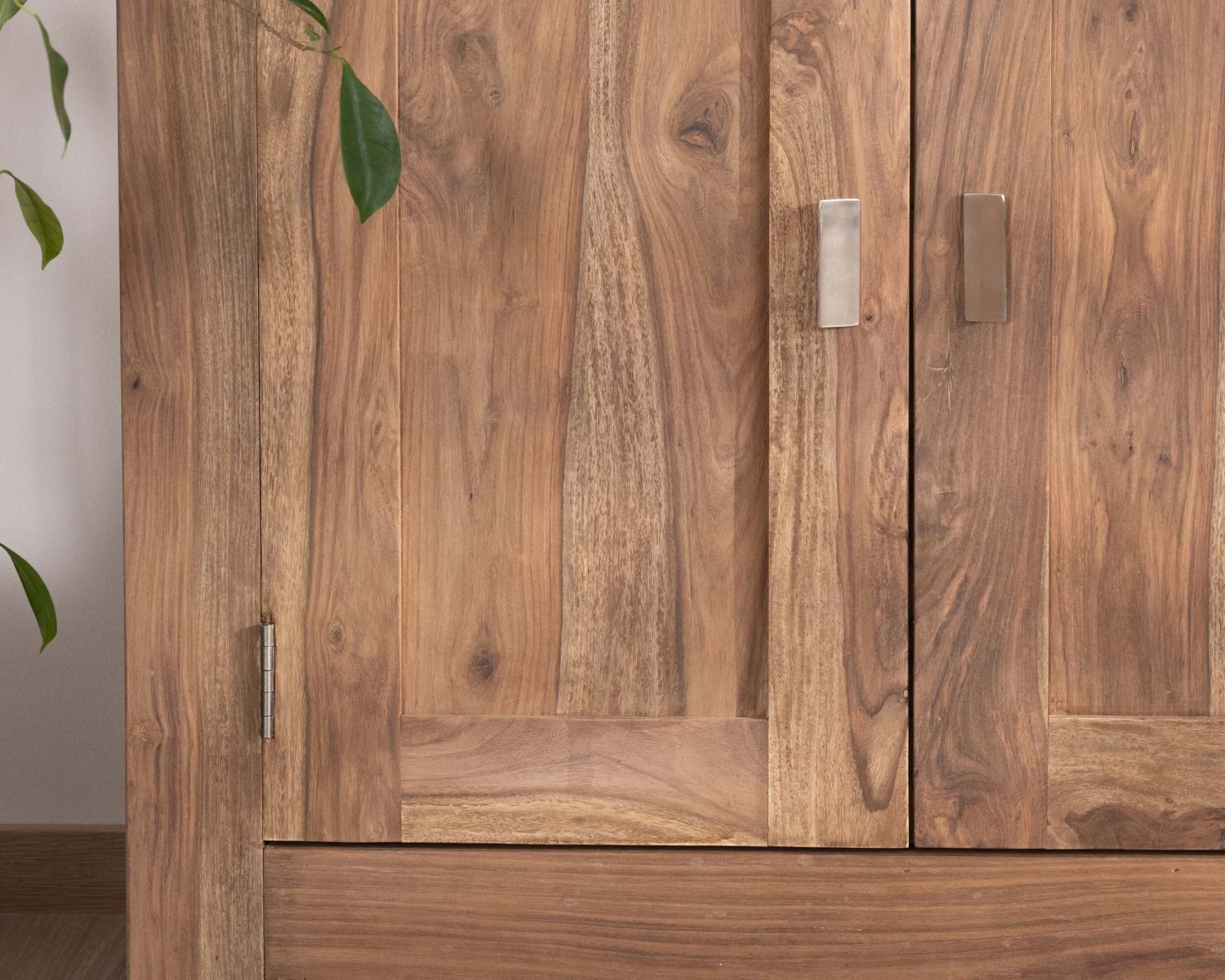 Mobile per porcellane smaltato in palissandro "Kalanohé" con 4 ante e 2 cassetti