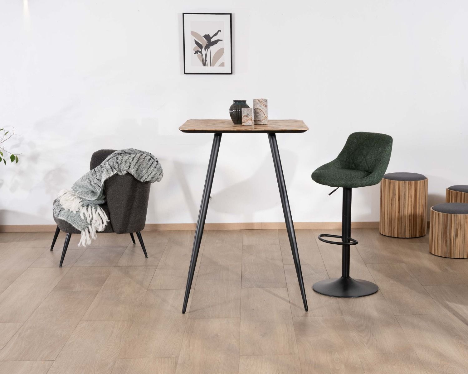 Tavolo bar quadrato "Foster" da 75 cm in teak di recupero con gambe a matita nere