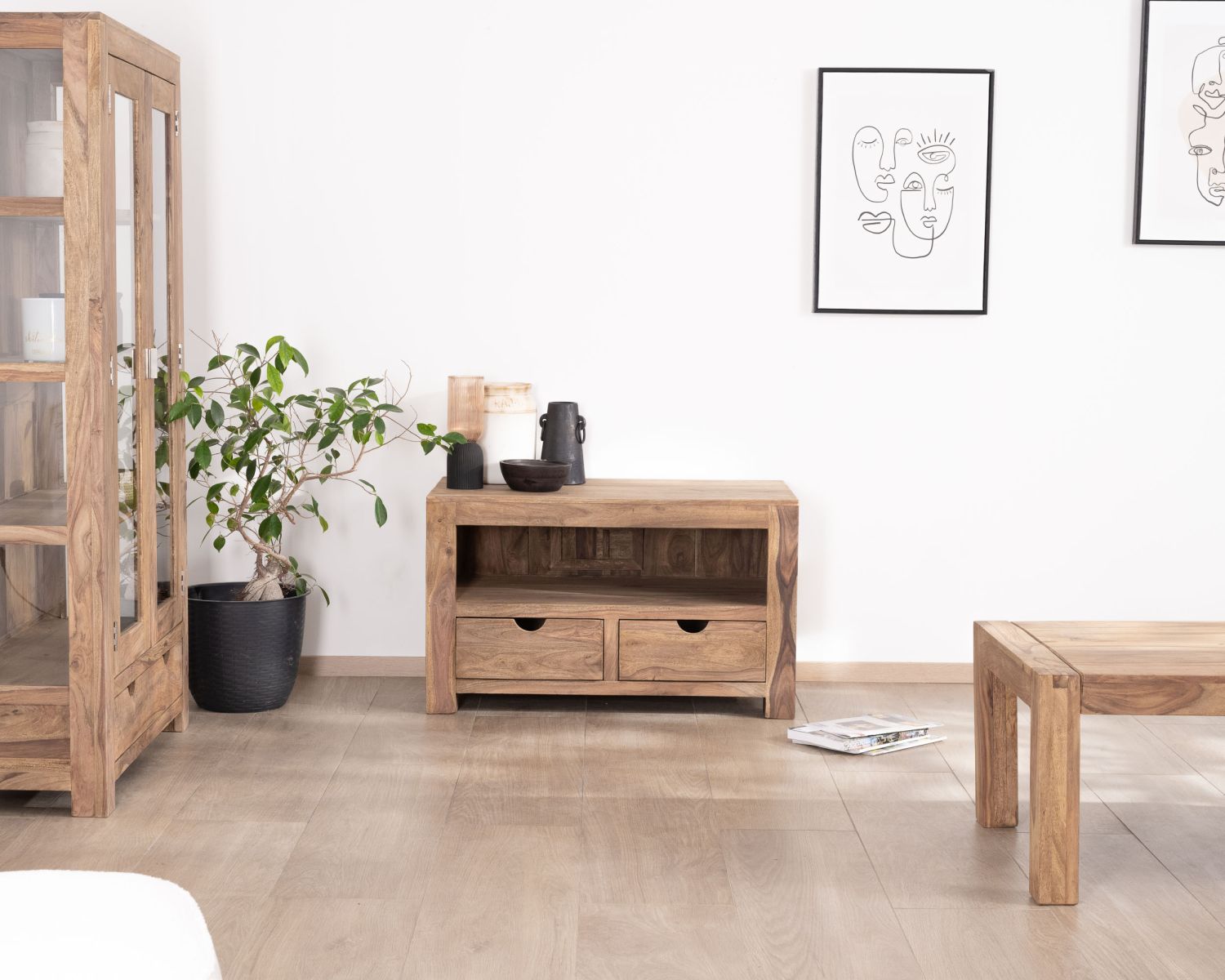 Porta TV compatto e funzionale in palissandro "Kalanohé" con nicchia e 2 cassetti