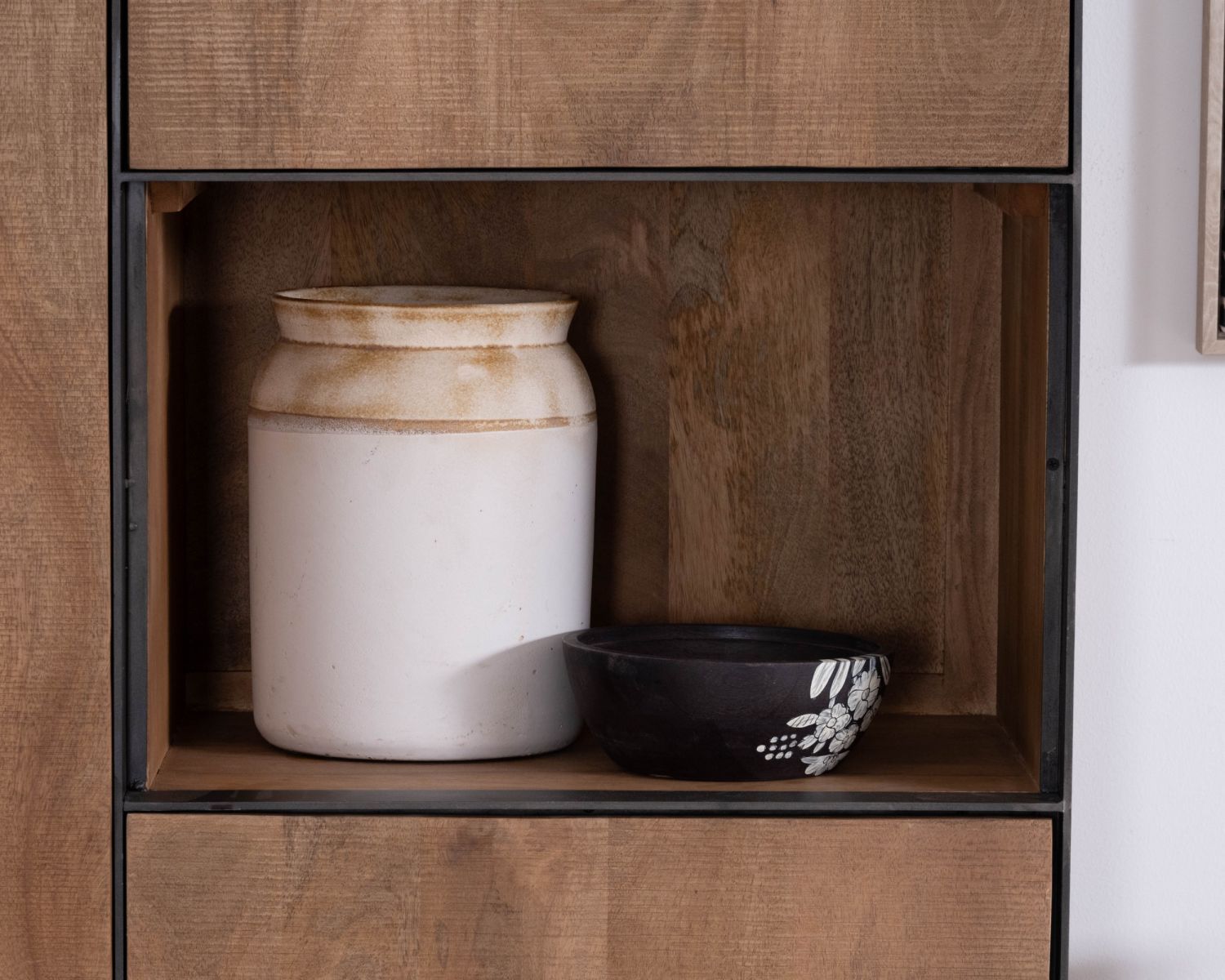 Mobile a 2 ante in mango massiccio "Santo", stile raffinato