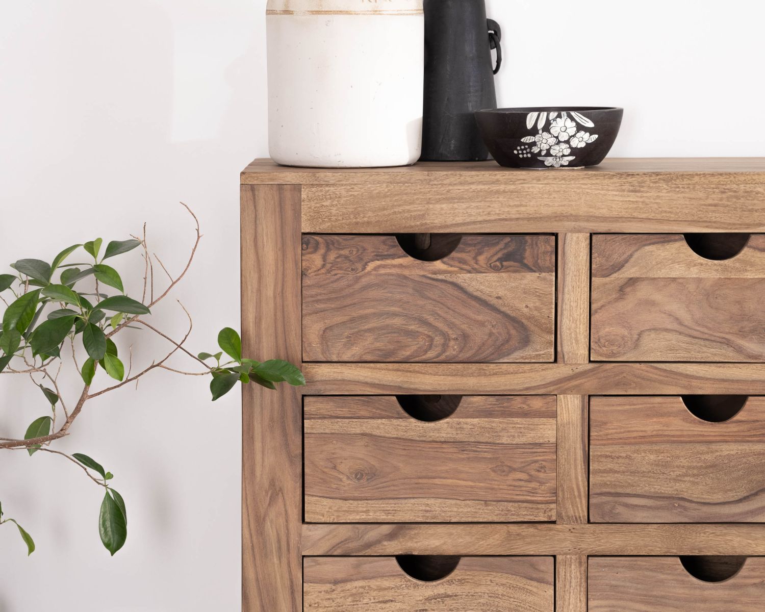 Cassettone in palissandro "Kalanohé" a 8 cassetti