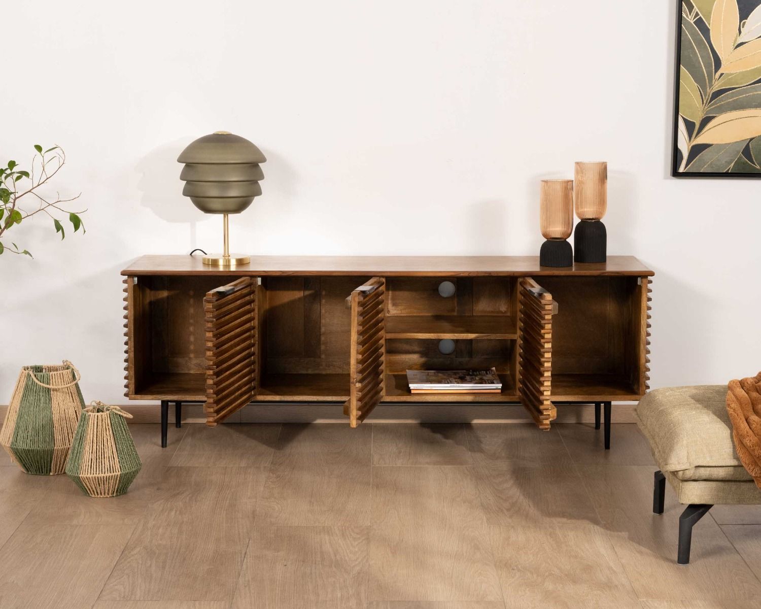 Porta TV Sheffield" 160 cm in teak e mango con gambe in metallo nero