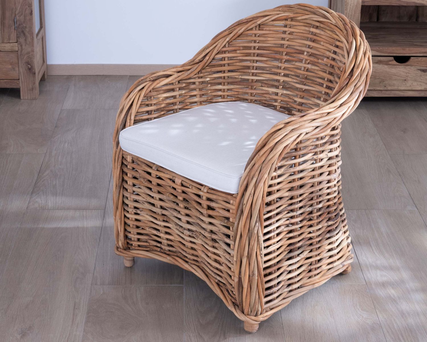 Poltrona da esterno "Taipa Beach" in rattan intrecciato con cuscino di seduta