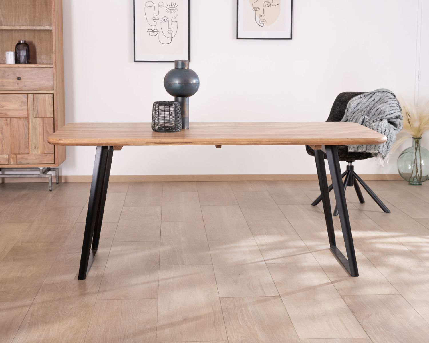 Tavolo da pranzo rettangolare "Puzzle" in legno di acacia con gambe in metallo nero 175 cm