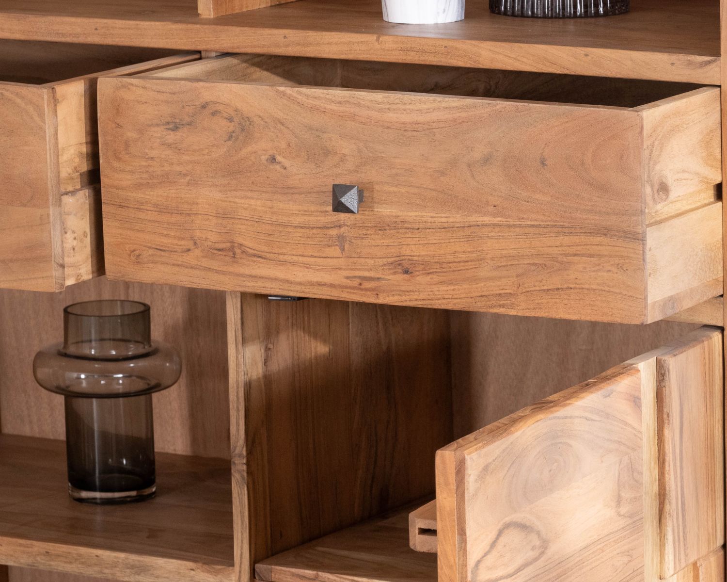 Argenteria dal design rétro in acacia e metallo Frontali "Puzzle" con motivo a carré