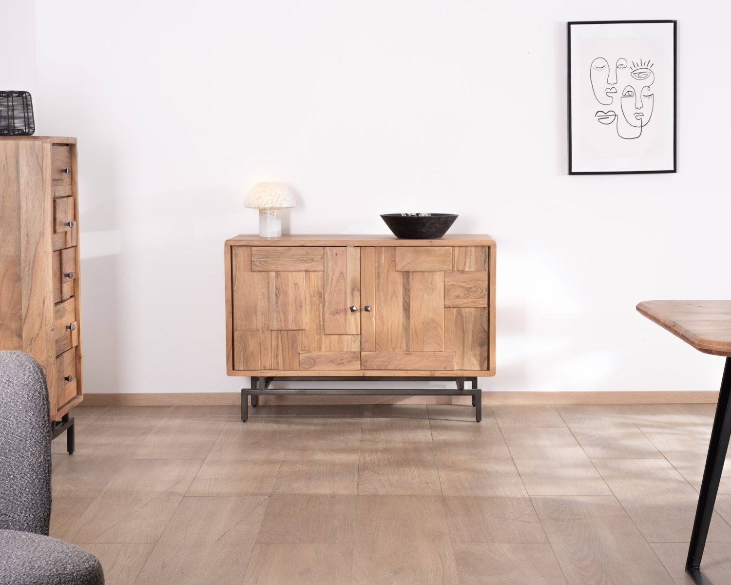 Credenza a 2 ante in stile retrò con frontali in acacia "Puzzle" 120 cm
