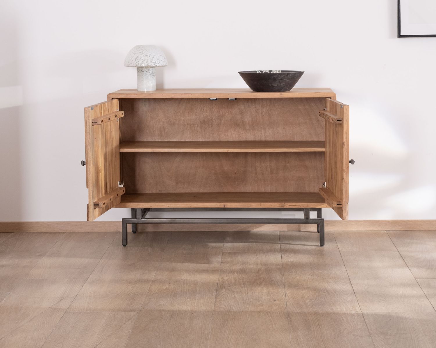 Credenza a 2 ante in stile retrò con frontali in acacia "Puzzle" 120 cm