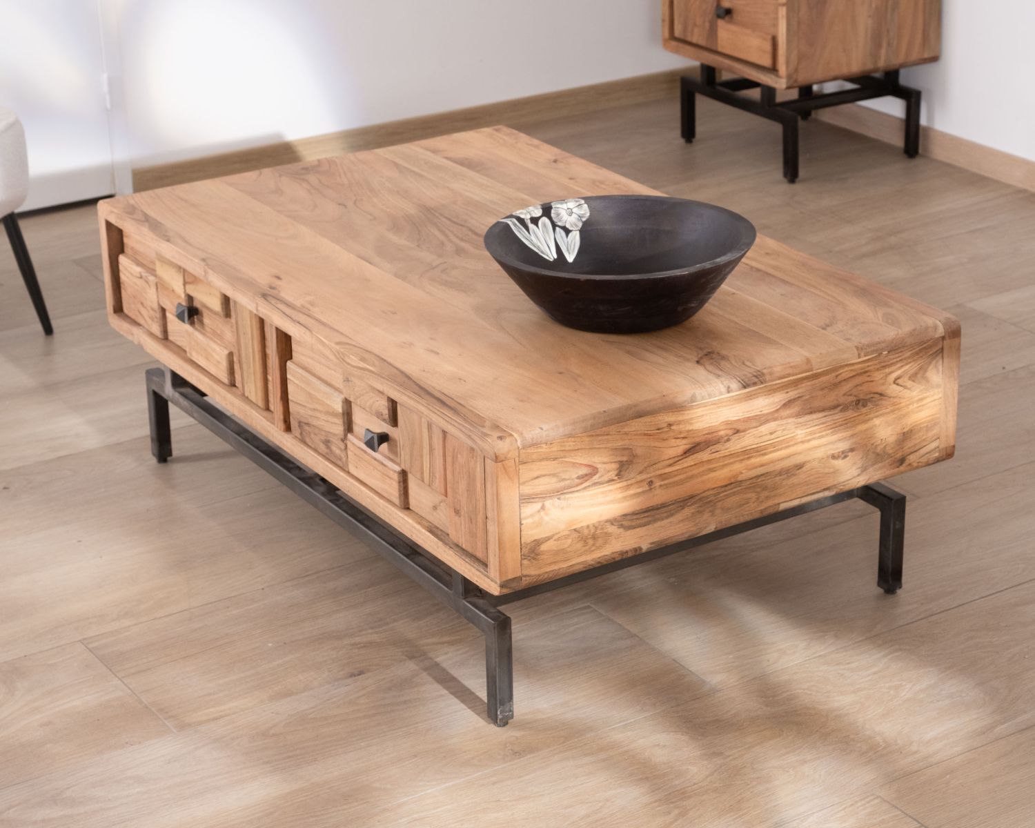 Tavolino di design retrò in acacia e metallo "Puzzle" 2 cassetti