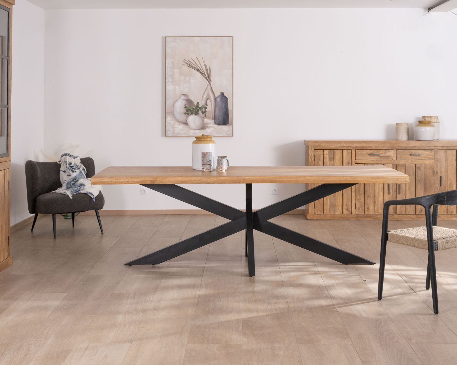 Piano del tavolo "Presolino" da 200 cm in legno di mango con bordi naturali, gambe a croce in metallo