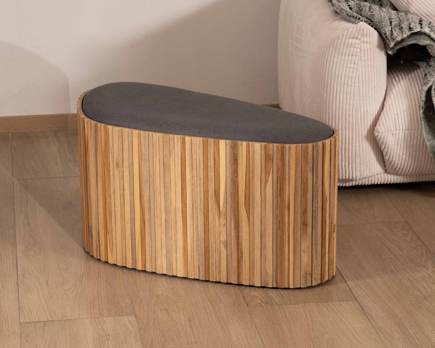 Panchina "Foster" in legno di teak recuperato e tessuto grigio