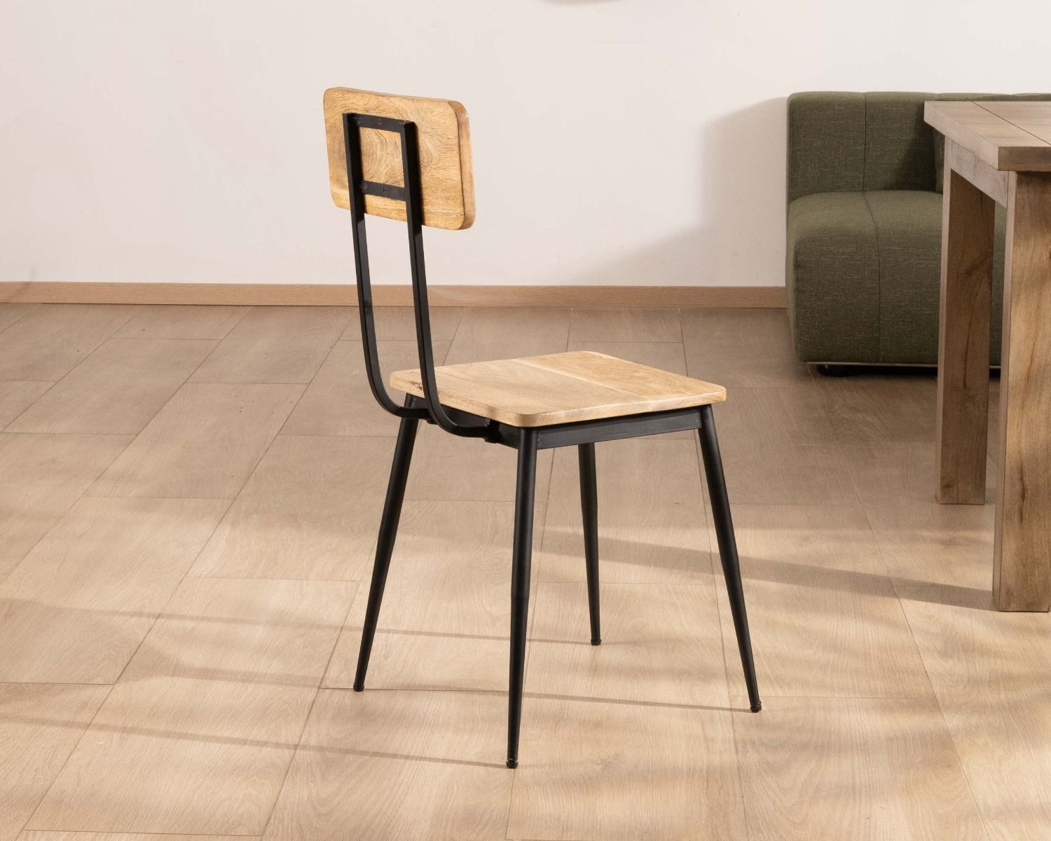 Set di 2 sedie industriali "Atelier Kraft" in legno massiccio e metallo nero