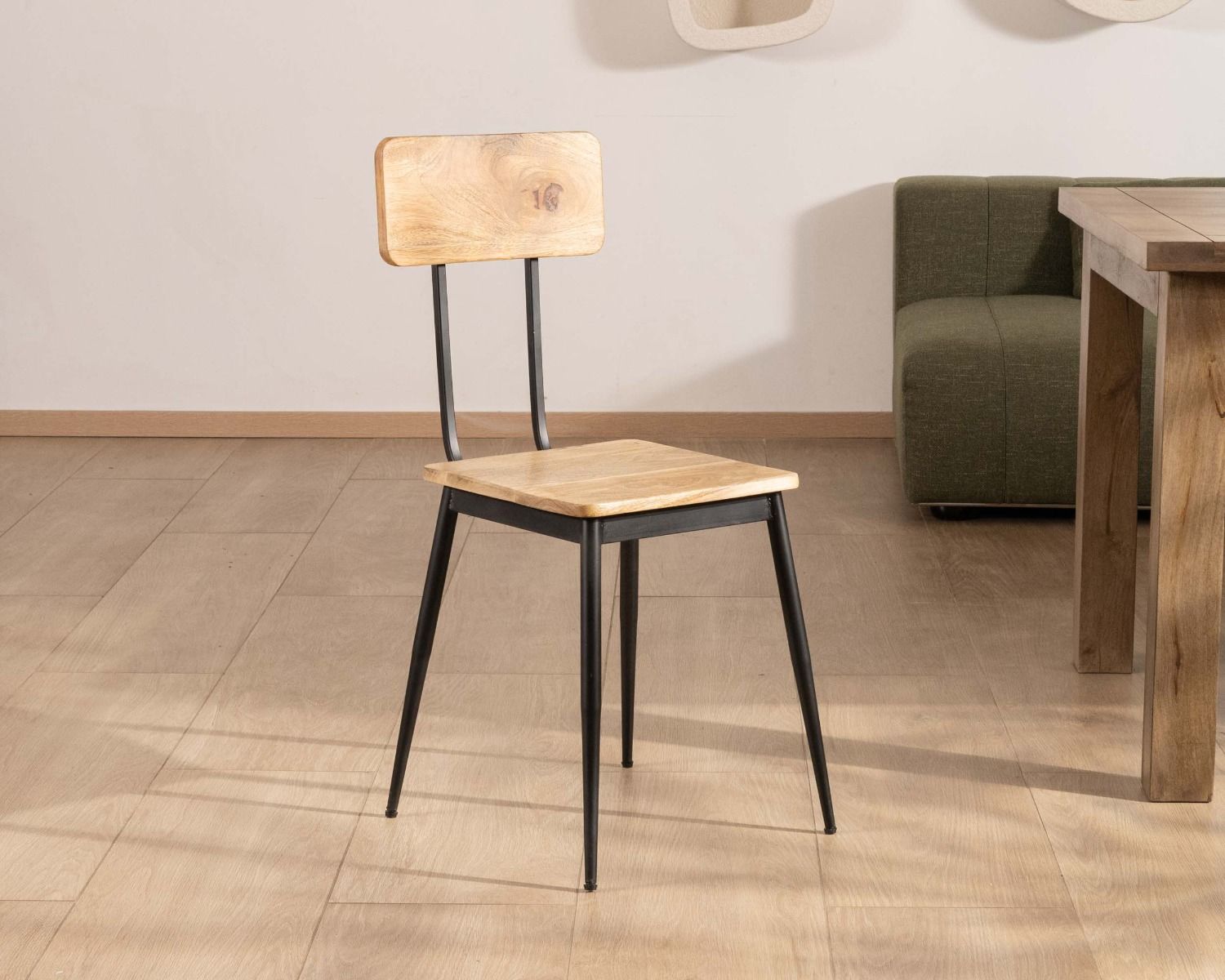 Set di 2 sedie industriali "Atelier Kraft" in legno massiccio e metallo nero