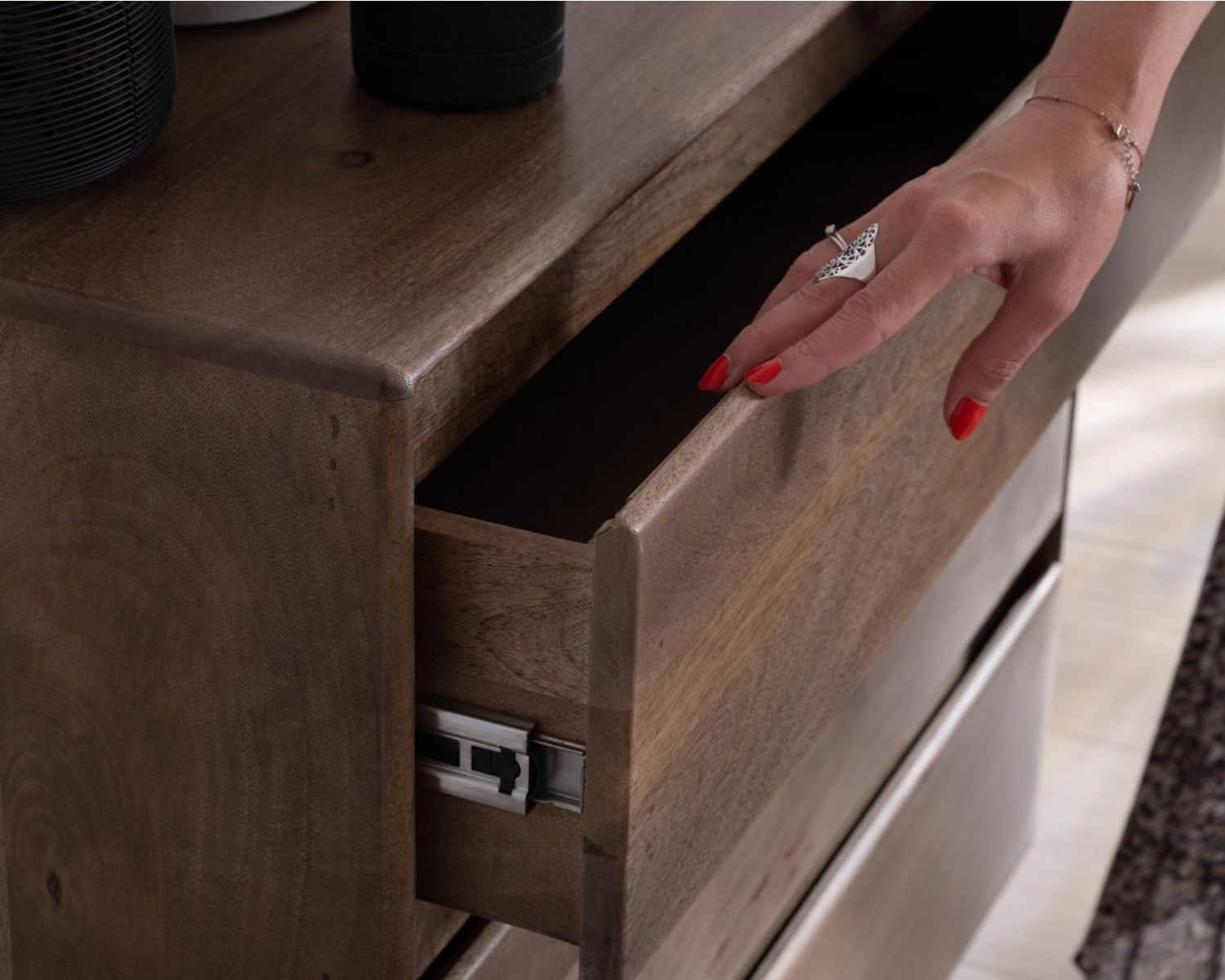 Cassettiera in stile Japandi in legno di mango massiccio "Geta", 3 cassetti ad ampia apertura