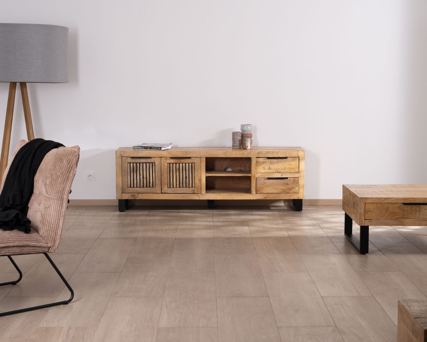 Panca TV "Manoha" 180 cm in legno di mango con gambe in metallo