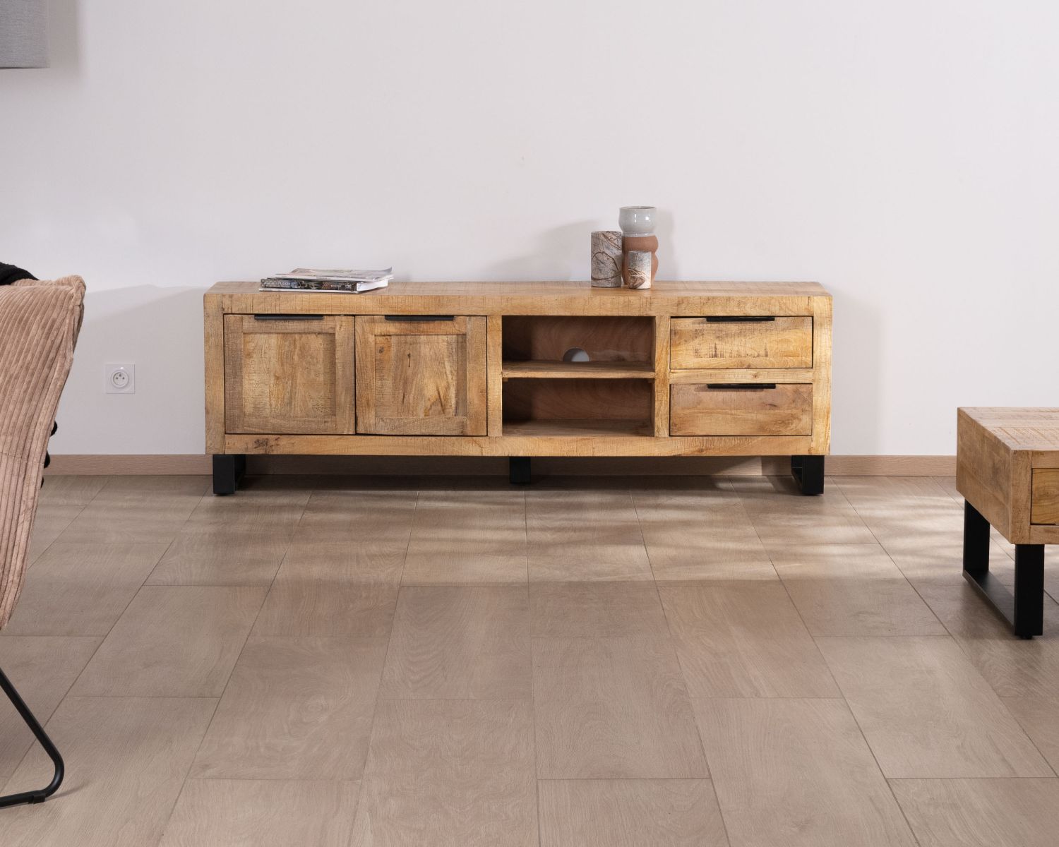 Panca TV "Manoha" 180 cm in legno di mango con gambe in metallo