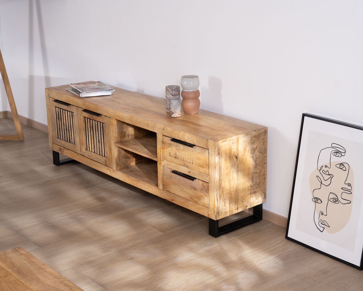 Panca TV "Manoha" 180 cm in legno di mango con gambe in metallo