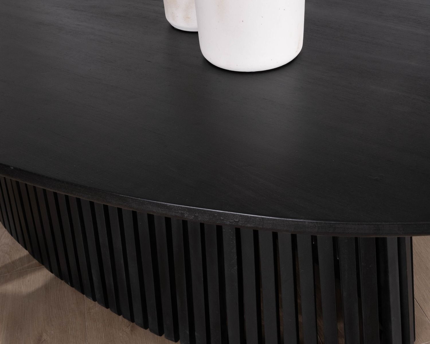 Tavolo da pranzo ovale "Dutipi" da 210 cm in teak nero con gamba centrale traforata