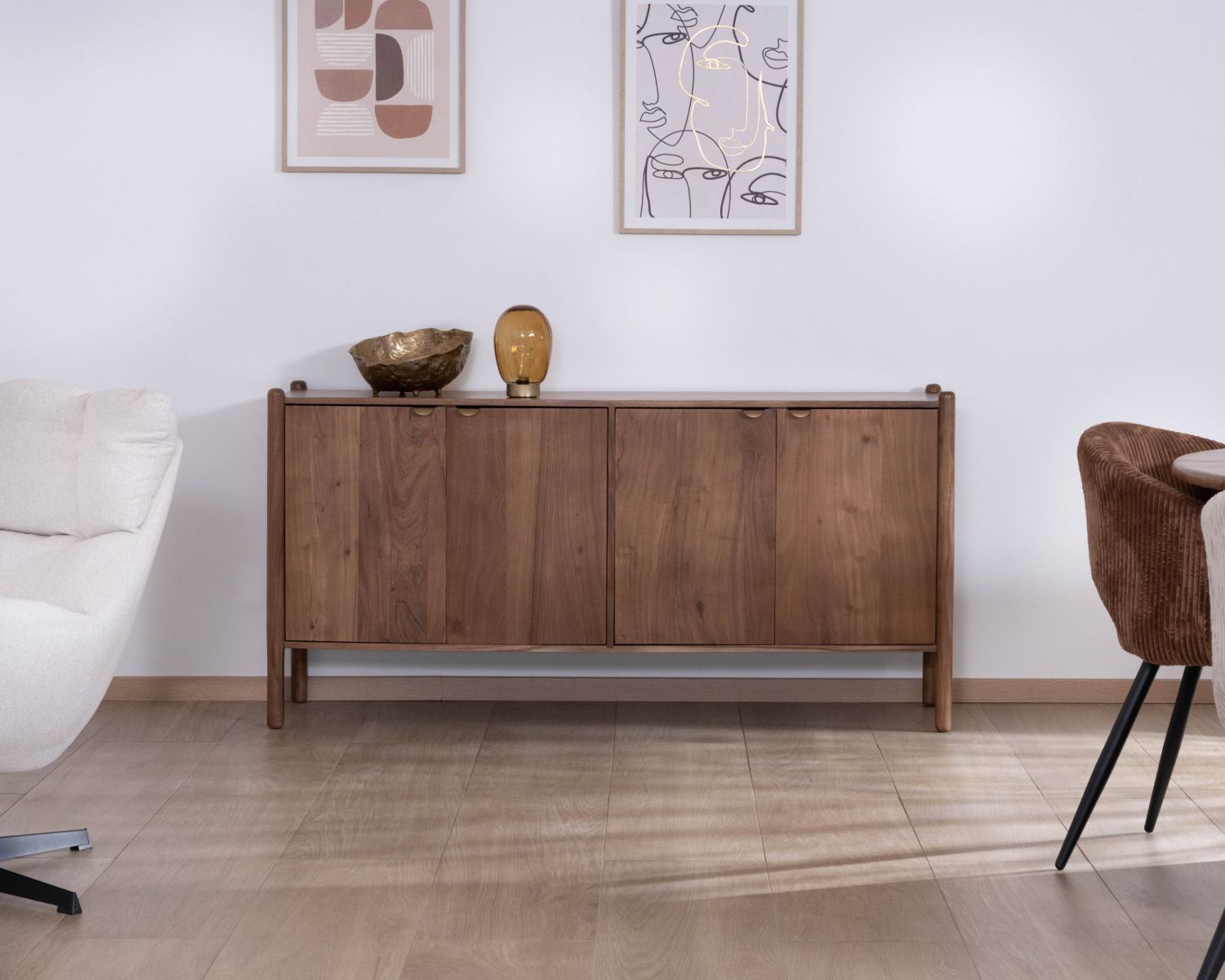 Credenza "Yona" a 4 ante in acacia massiccia - design elegante