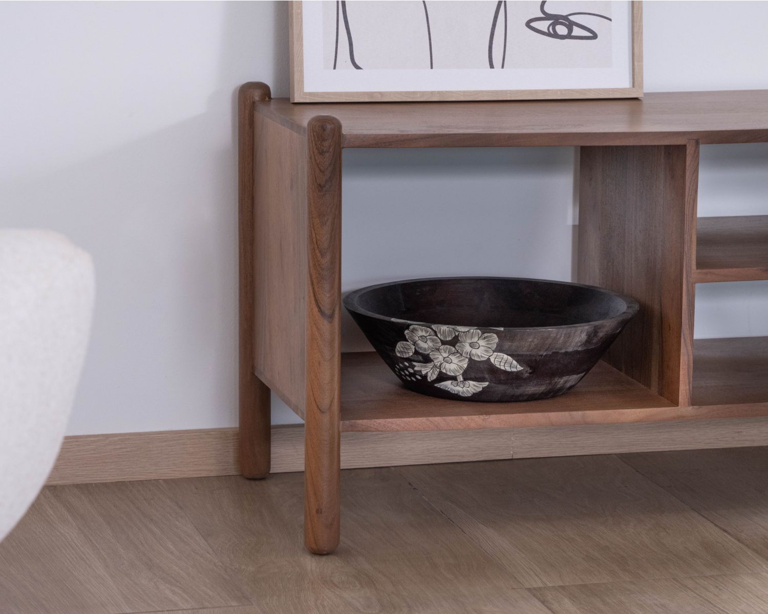 Porta TV in stile giapponese "Yona" da 130 cm in acacia massiccia