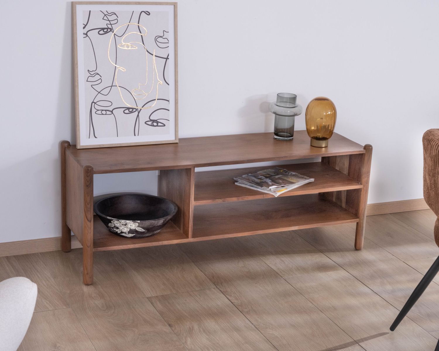 Porta TV in stile giapponese "Yona" da 130 cm in acacia massiccia