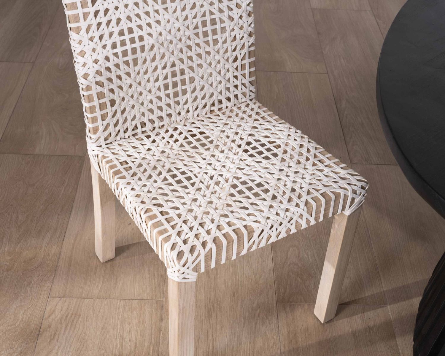 Set di 2 sedie da pranzo "Mambow" in teak e pelle intrecciata bianca