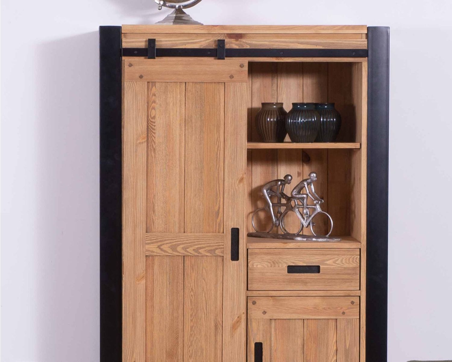 Credenza industriale alta "Lugano" in pino massiccio e metallo