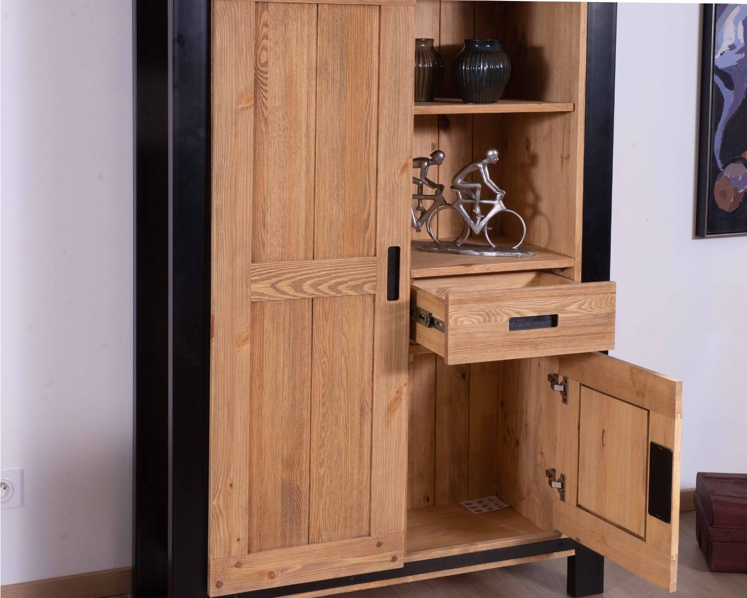 Credenza industriale alta "Lugano" in pino massiccio e metallo