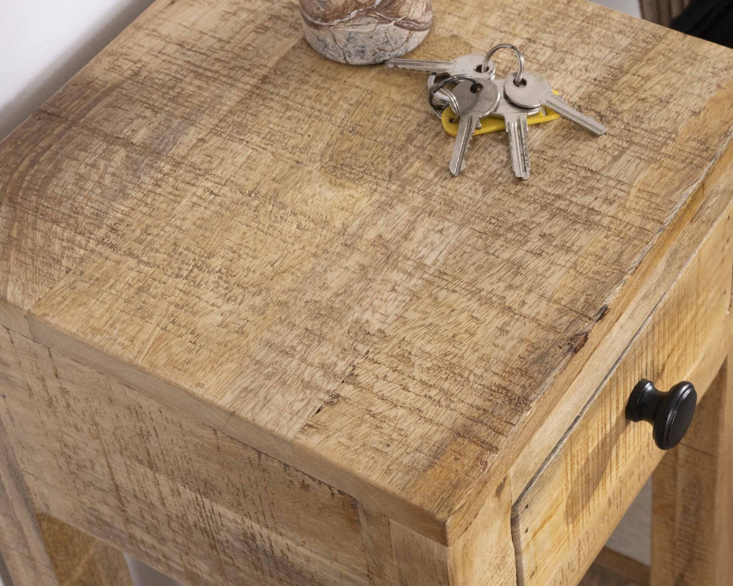 Comodino "Manoha" con struttura aperta e 1 cassetto, legno di mango H 60 cm