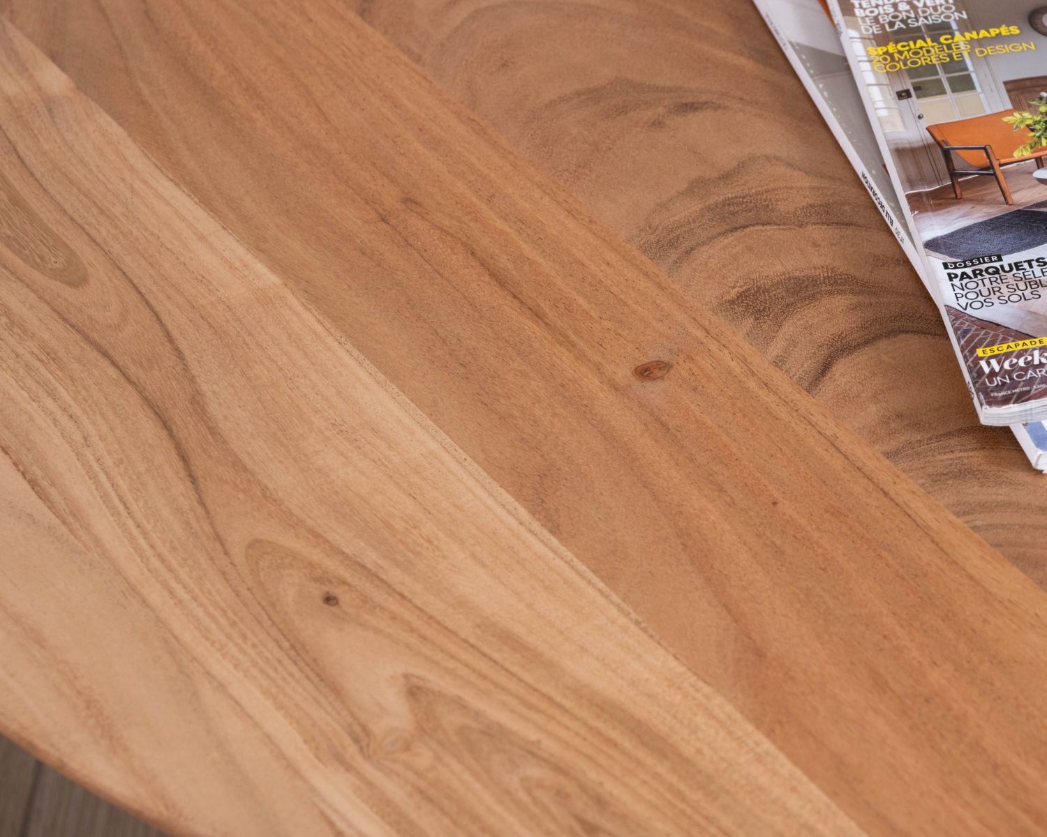 Tavolino rotondo di design in acacia massiccia con base a sfera "Voluto"