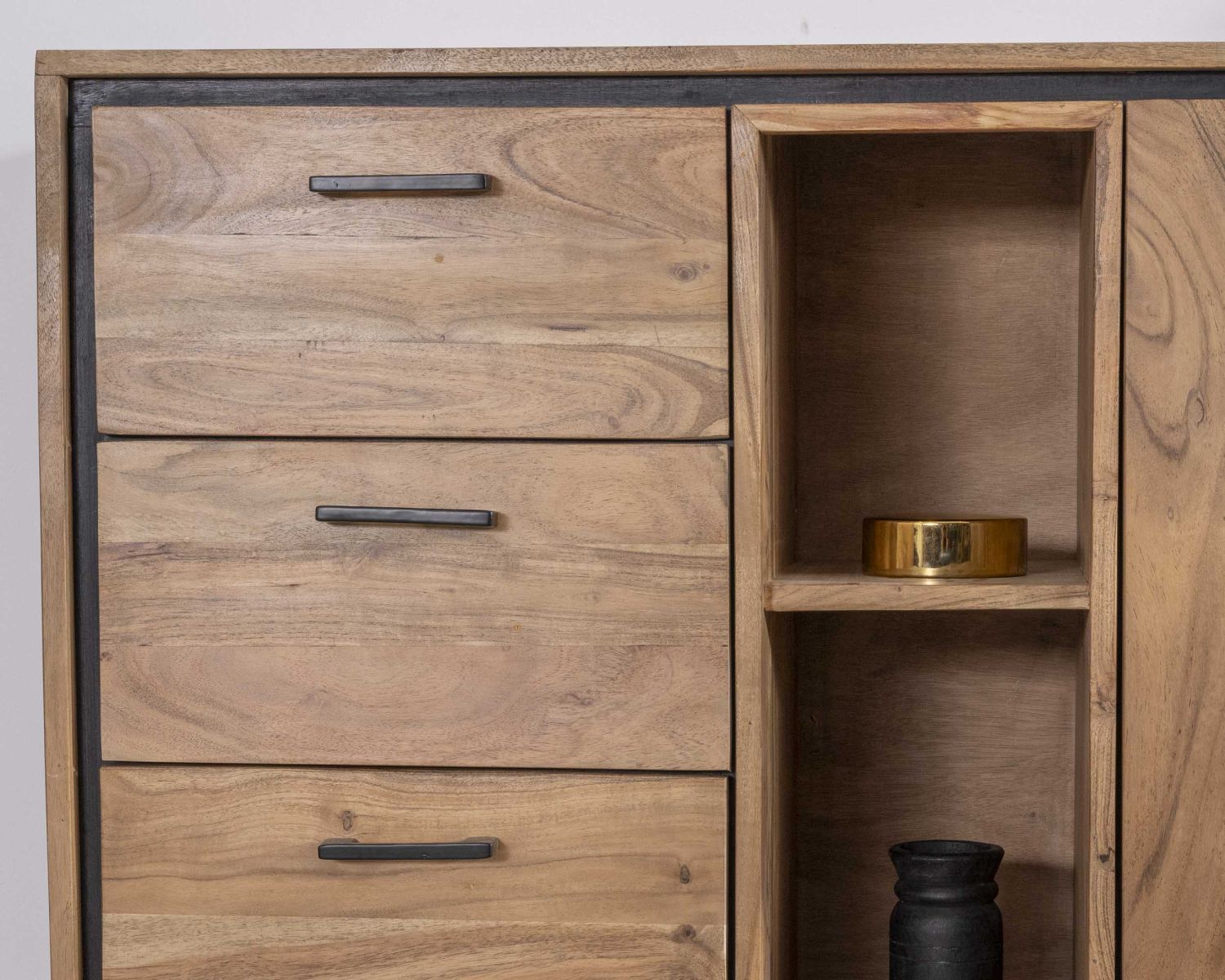 Credenza industriale da 160 cm in acacia "Baltik" con ante, cassetti e nicchie