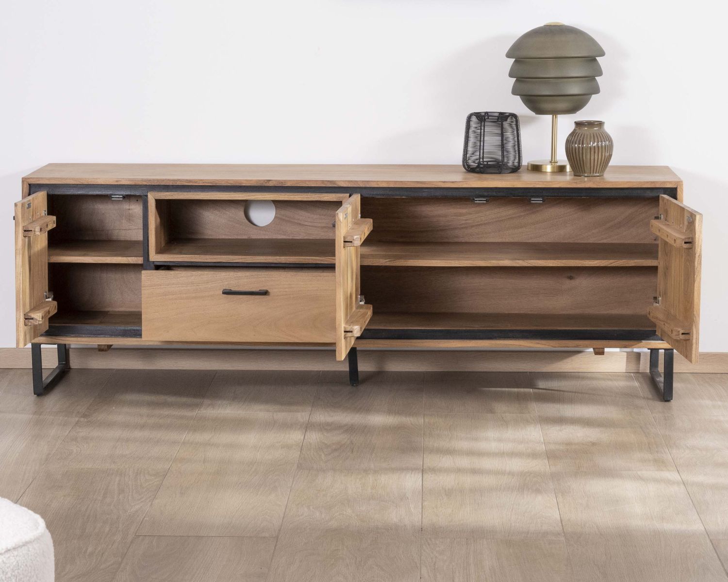 Porta TV industriale "Baltik" in legno di acacia, 180 cm