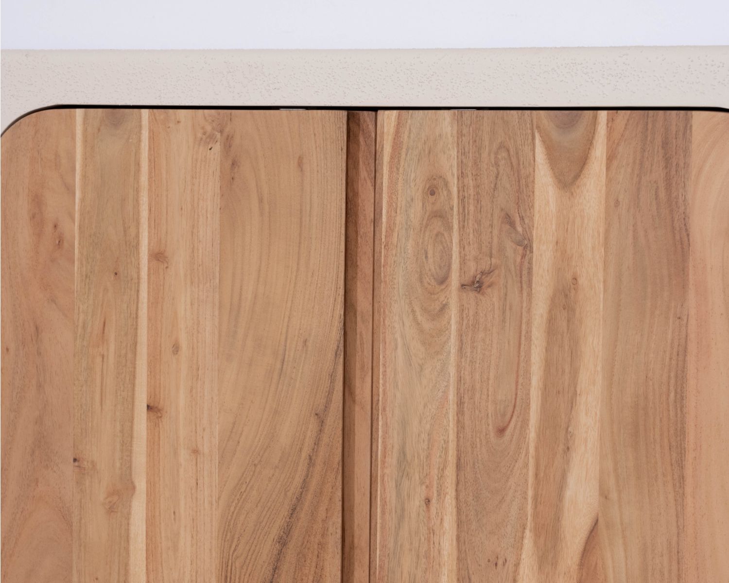 Grande credenza bassa "Miona" a 4 ante in stile organico e contemporaneo