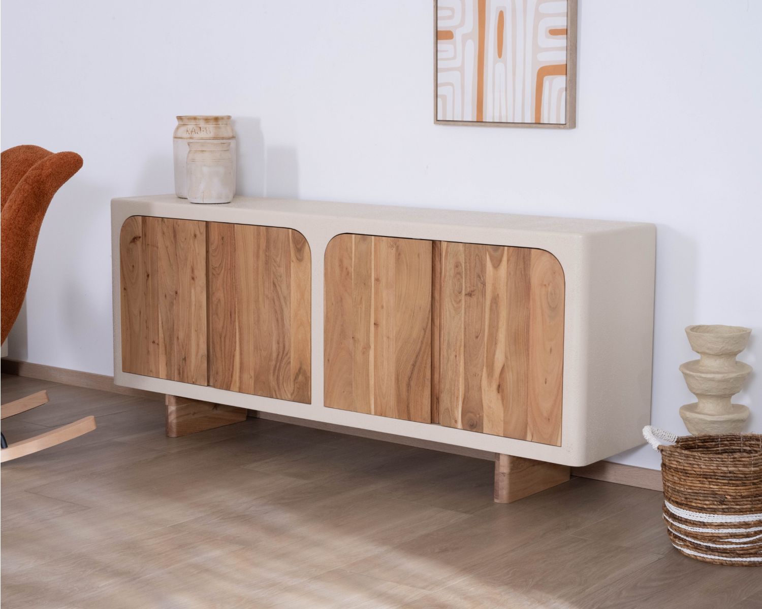 Grande credenza bassa "Miona" a 4 ante in stile organico e contemporaneo