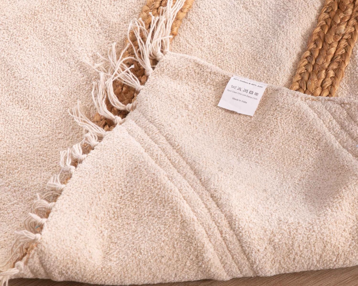 Tappeto "etnico" in cotone beige con juta intrecciata 120 x 180 cm