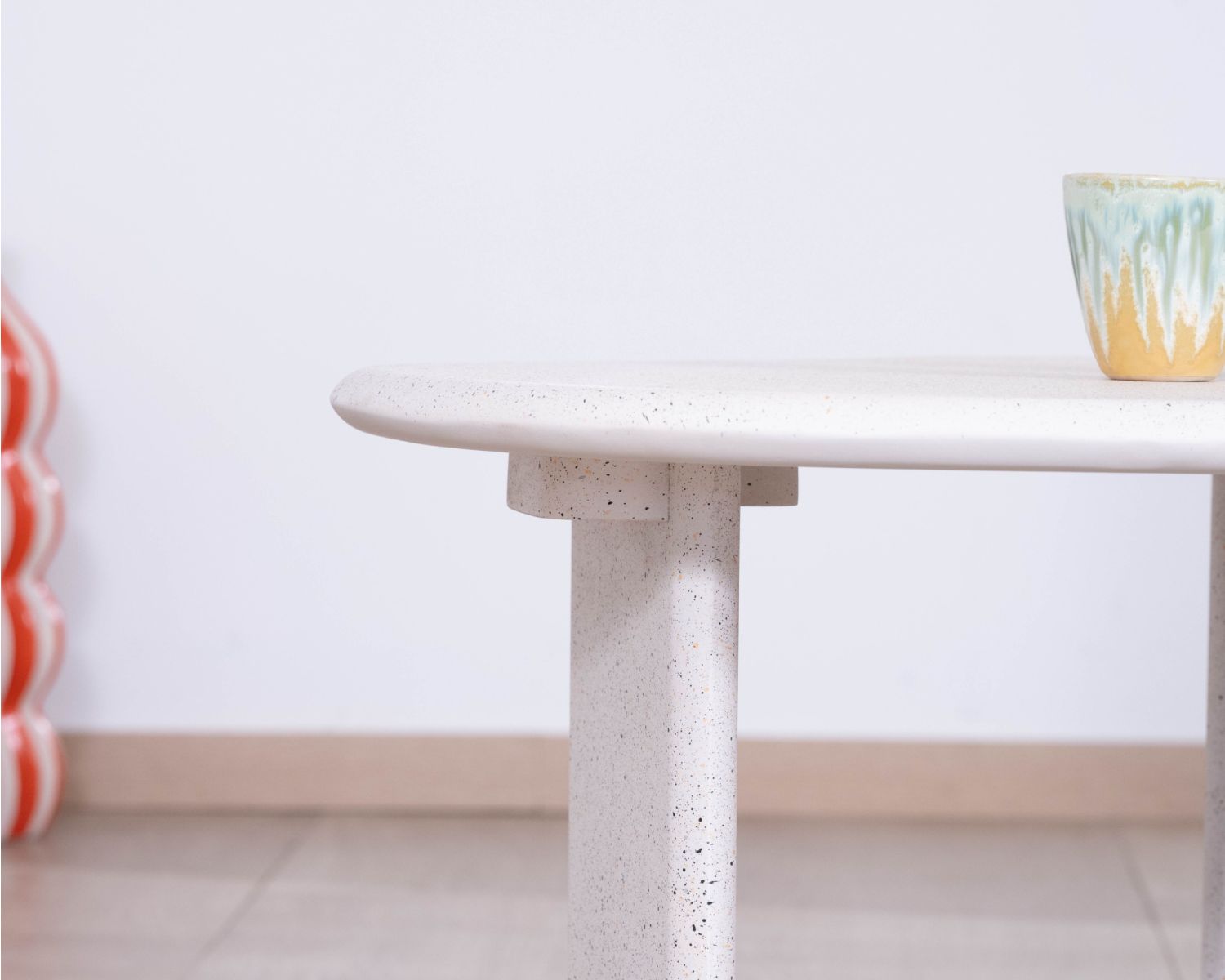 Tavolino da caffè "Naura" in stile terrazzo organico