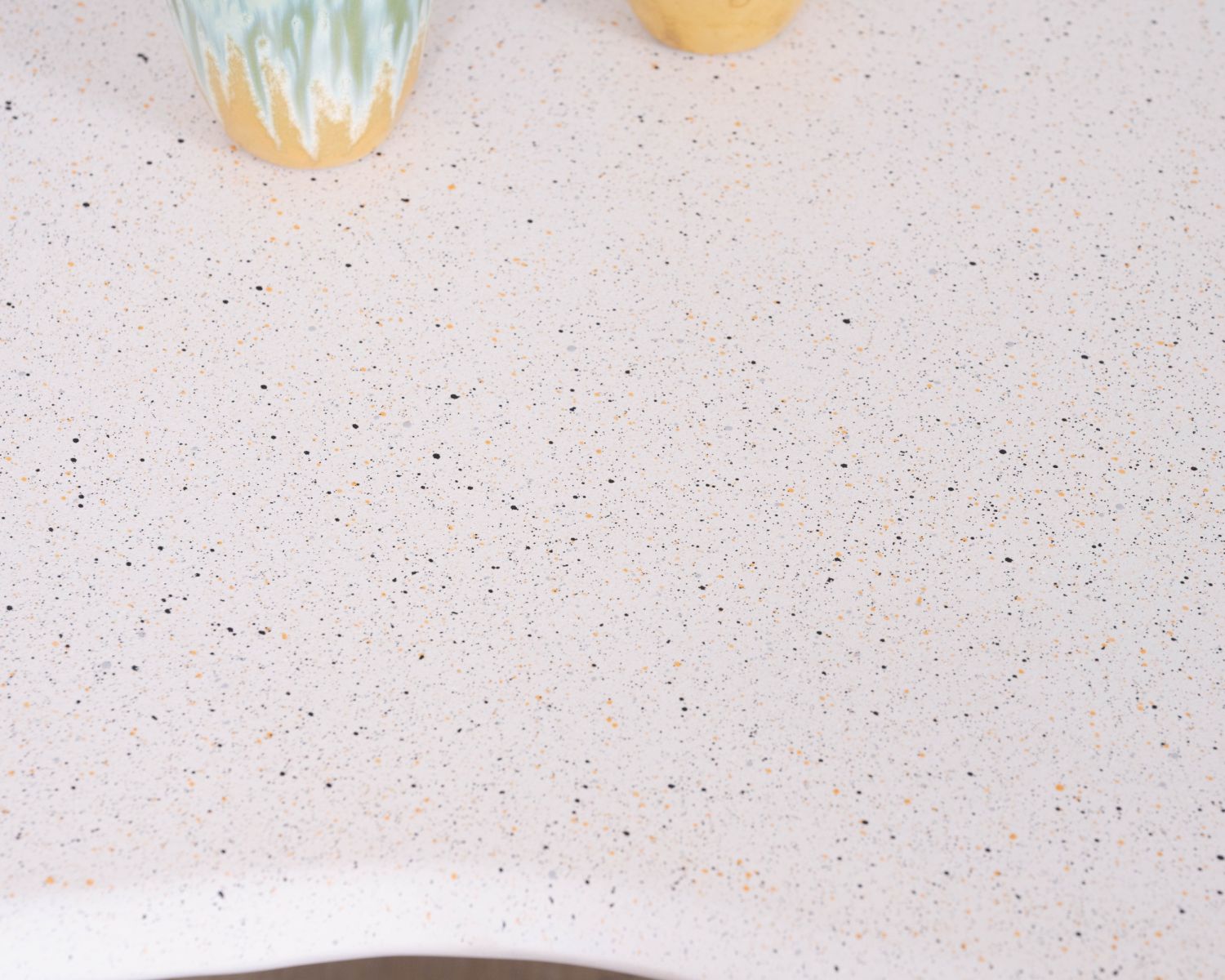 Tavolino da caffè "Naura" in stile terrazzo organico