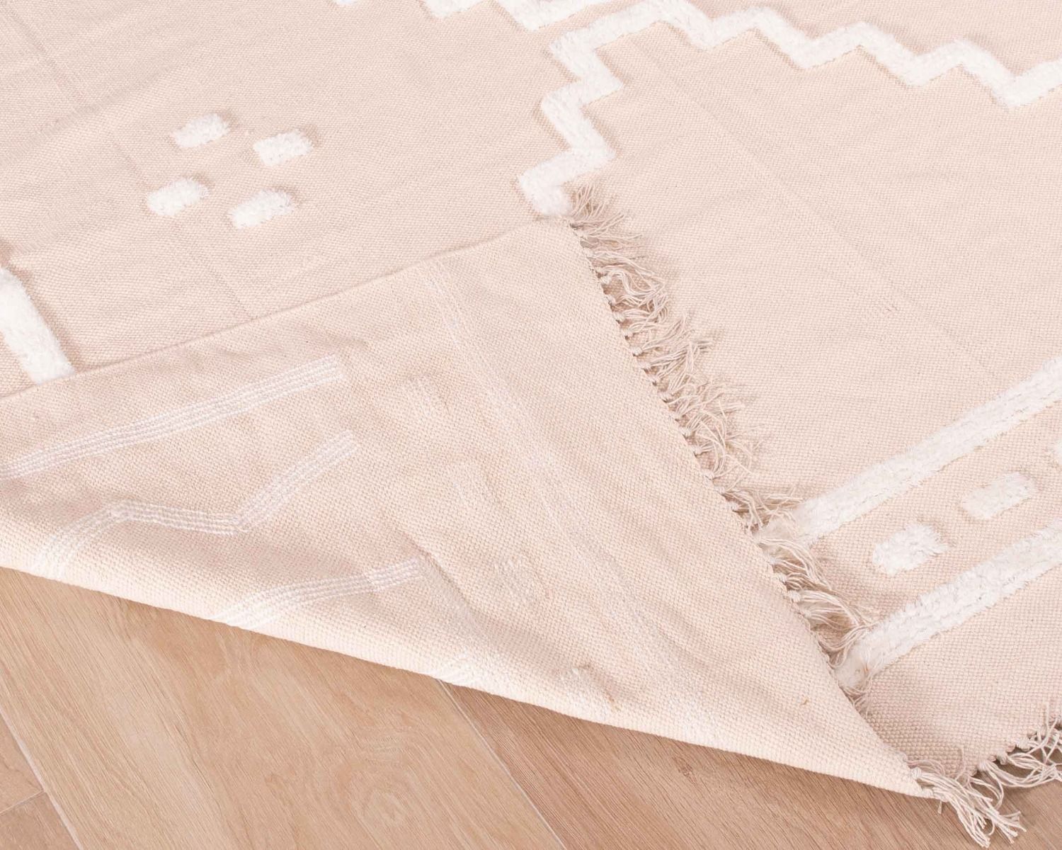 Grande tappeto rettangolare beige con motivi ricamati bianchi "Matis" 200 x 300 cm