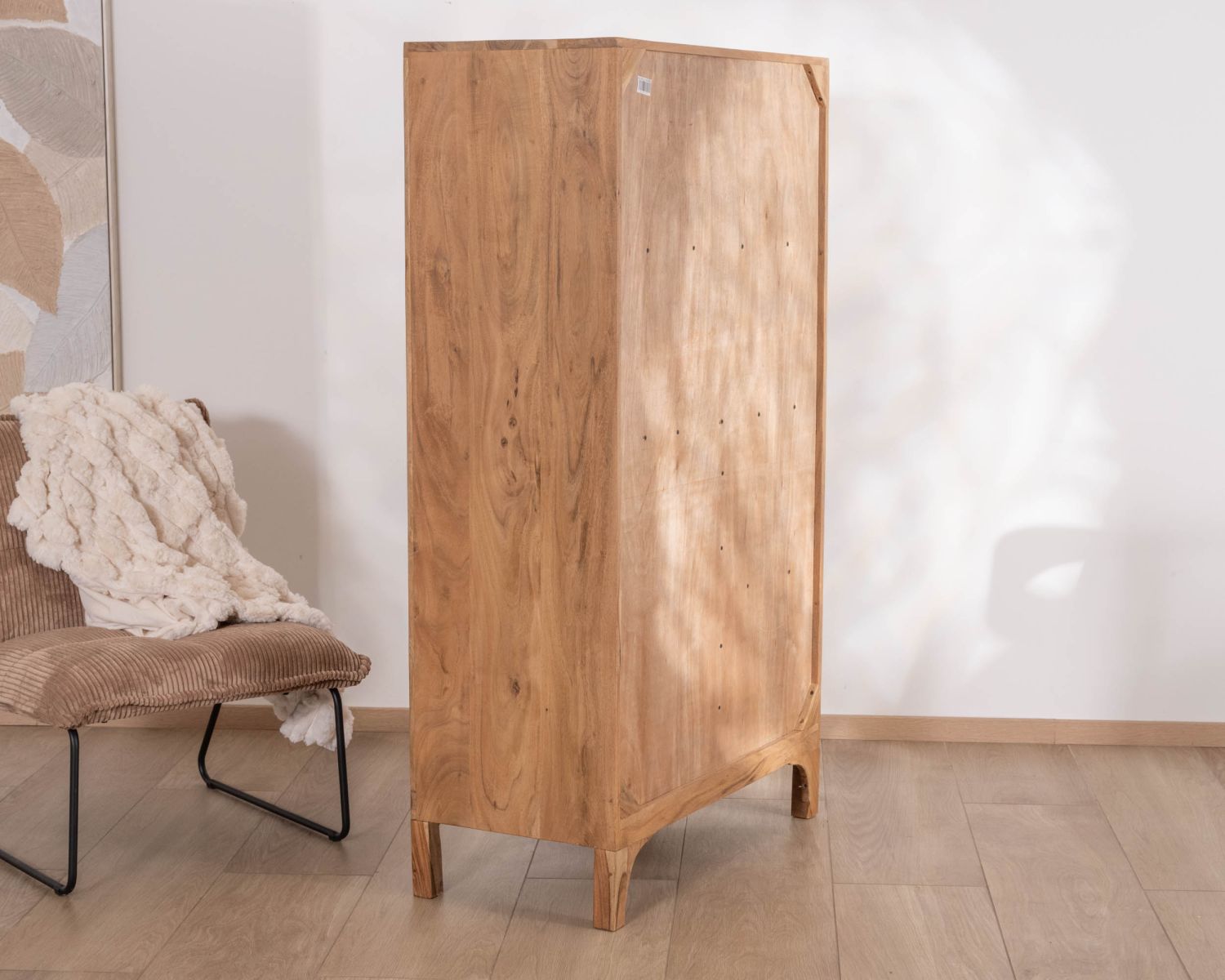 Piccolo mobile basso per porcellane in stile scandinavo "Melody" in acacia