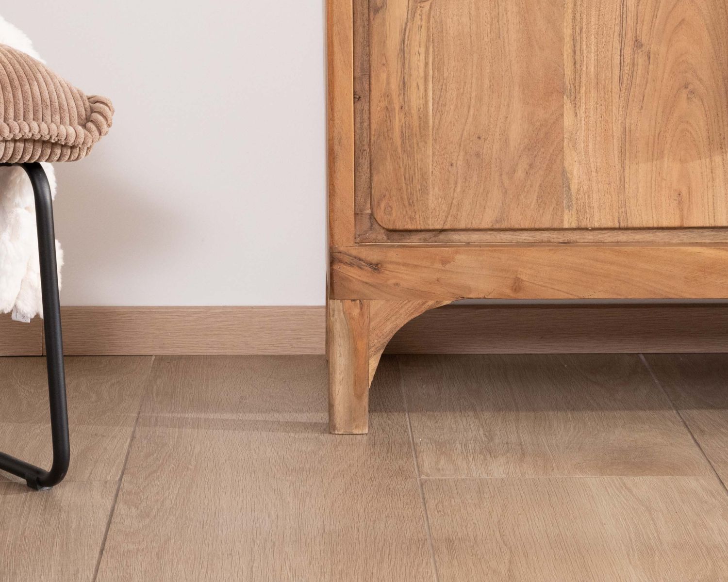 Credenza "Melody" a 4 ante in acacia in stile scandinavo 175 cm