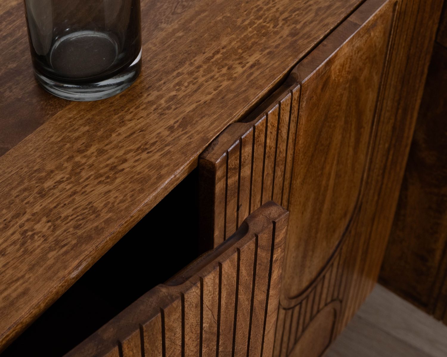 Credenza "Moky" in legno di mango a 4 ante in stile newtro 175 cm