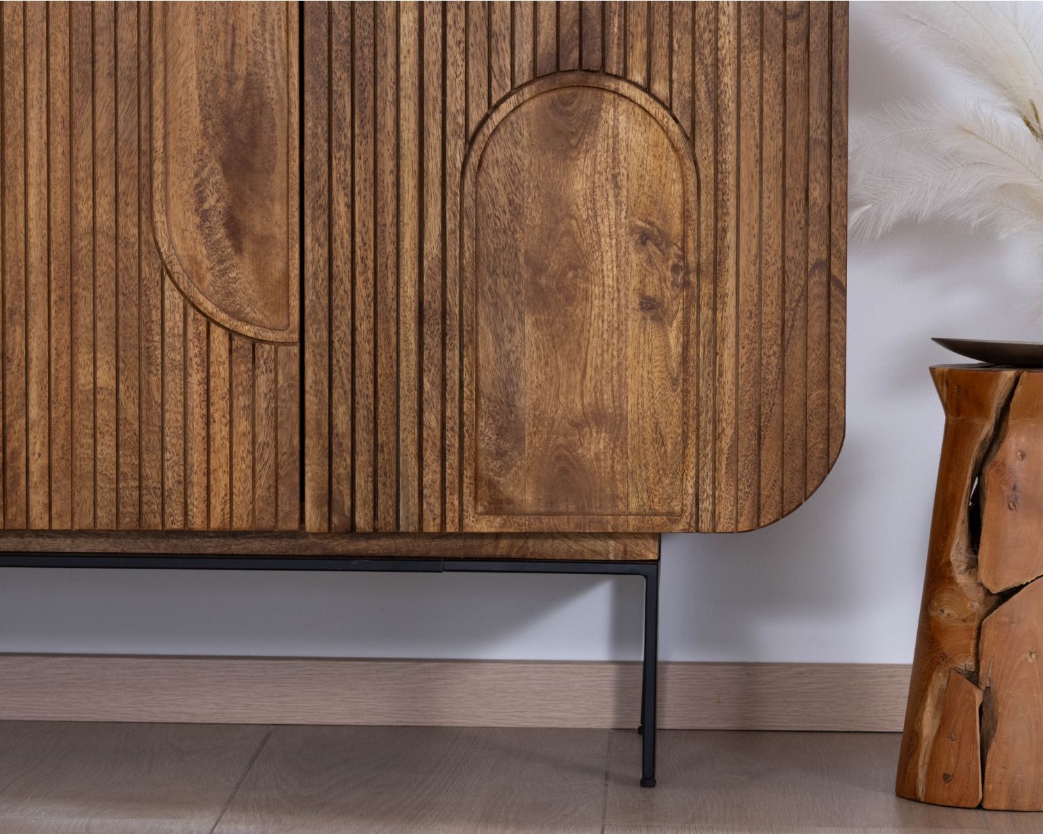 Credenza "Moky" in legno di mango a 4 ante in stile newtro 175 cm