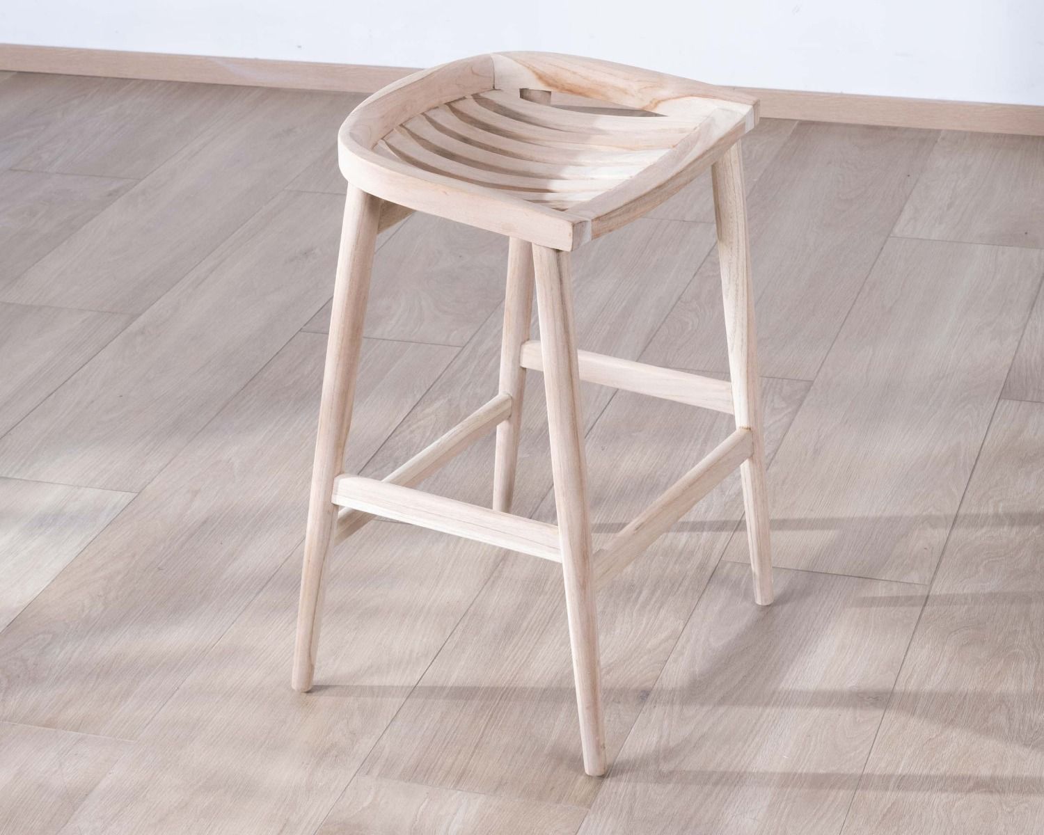 Sgabello da bar sottile in teak massiccio "Juan