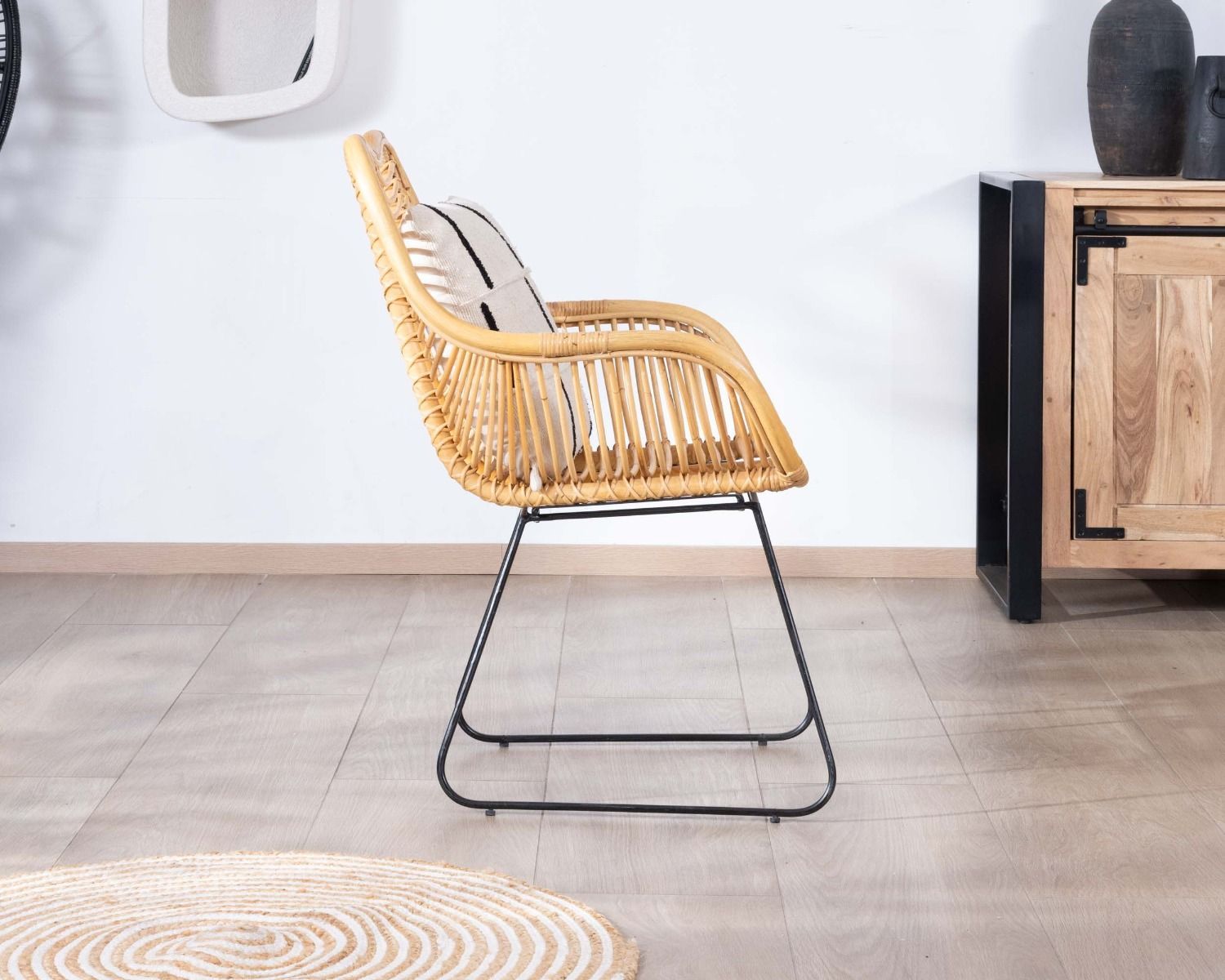 Set di 2 poltrone avvolgenti "Luna" in metallo nero e rattan