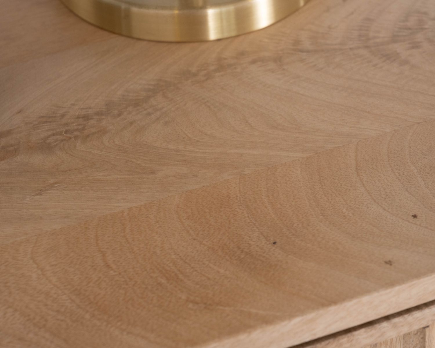 Credenza a 3 ante "Lanora" in legno massiccio di mango con frontali scanalati Stile contemporaneo Japandi