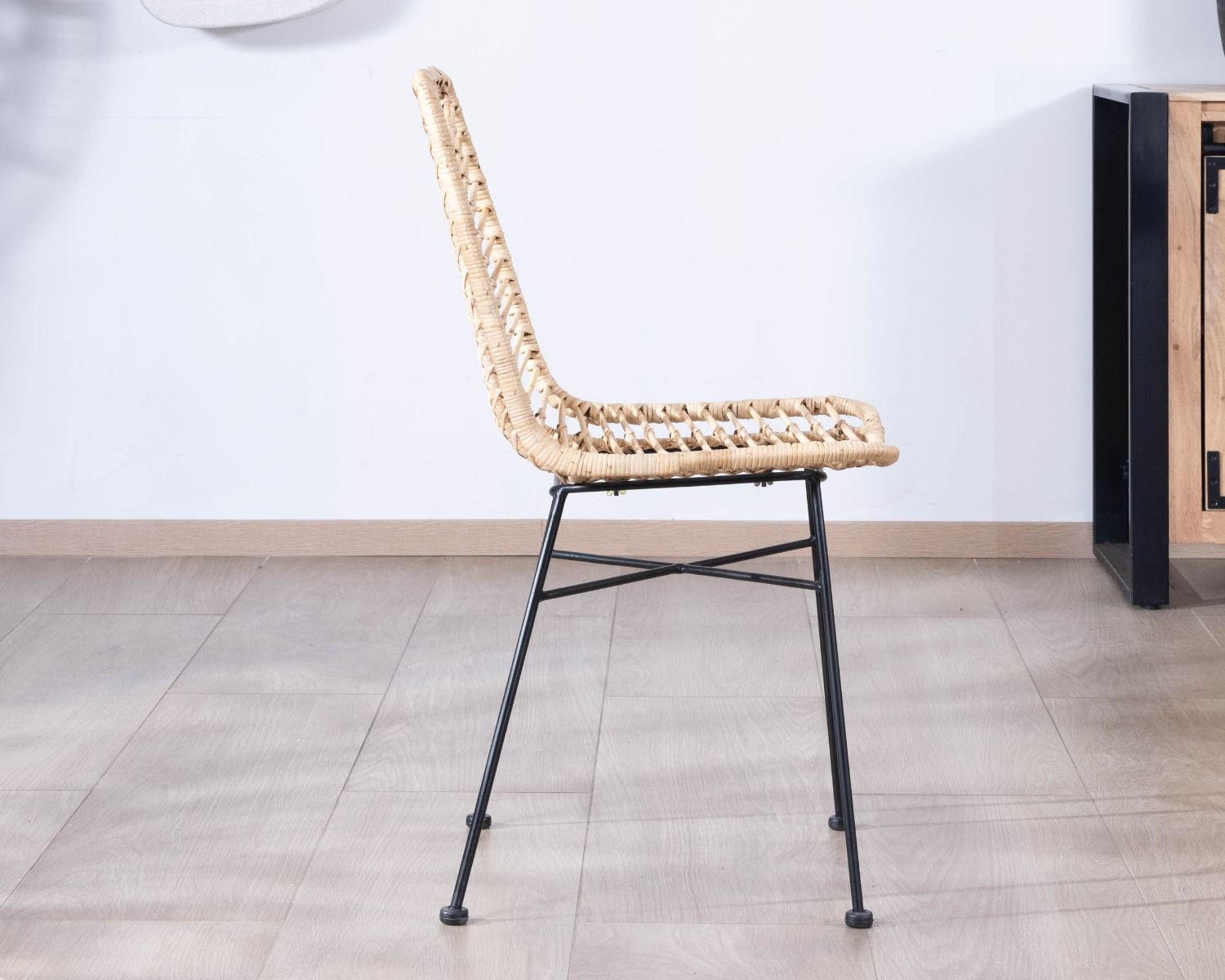 Sedia da pranzo in rattan "Coco" con gambe in metallo