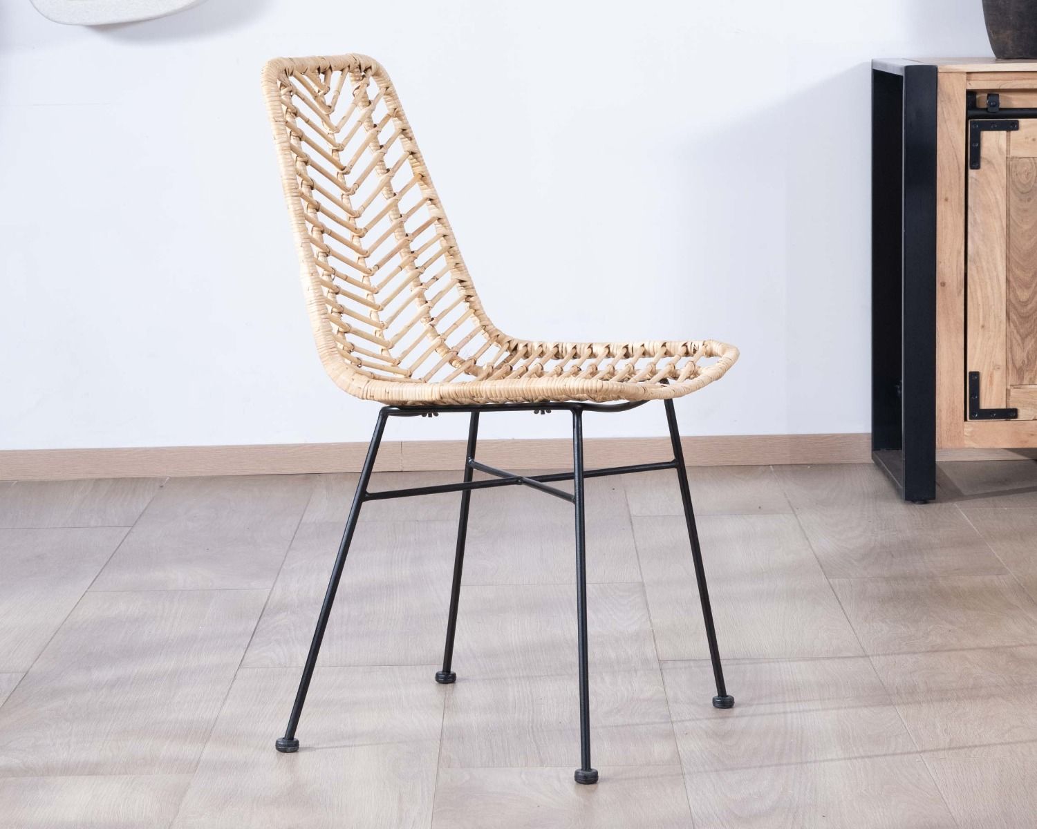 Sedia da pranzo in rattan "Coco" con gambe in metallo