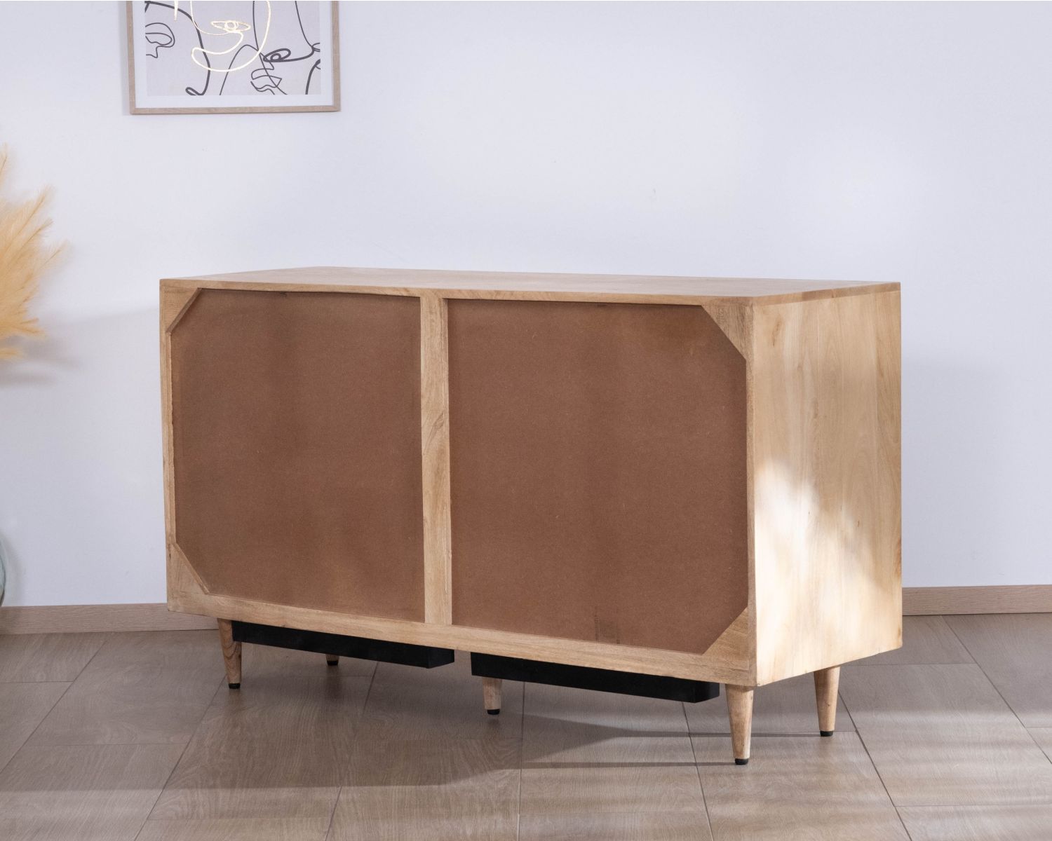 Credenza a 3 ante "Lanora" in legno massiccio di mango con frontali scanalati Stile contemporaneo Japandi