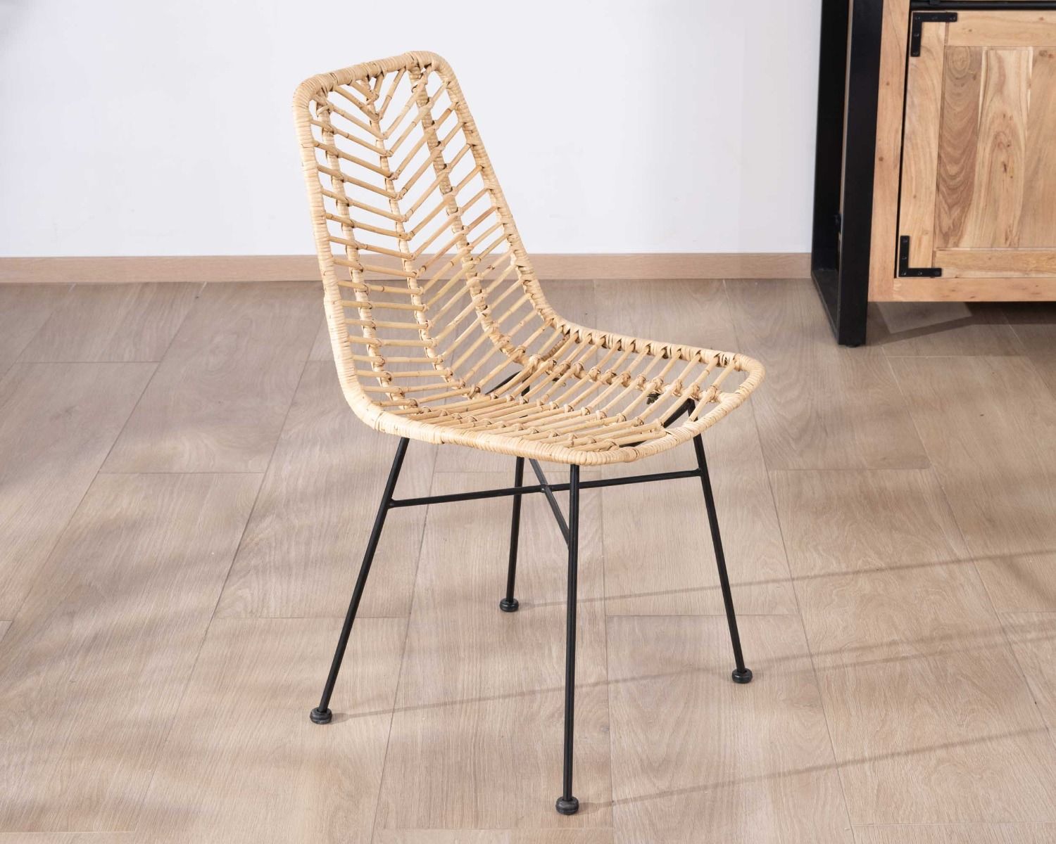 Sedia da pranzo in rattan "Coco" con gambe in metallo