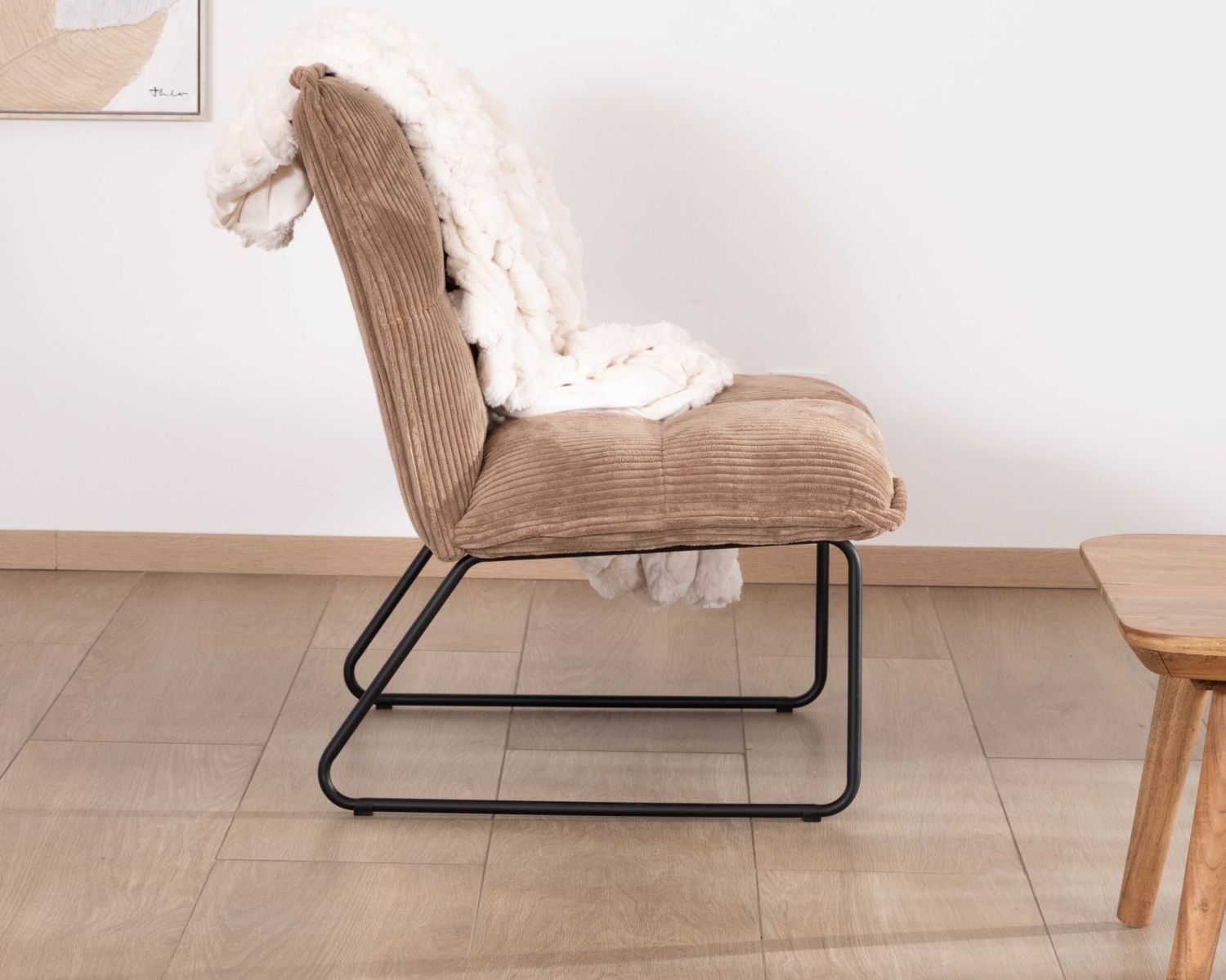 Set di 2 poltrone "Calvin" in velluto a coste color cammello senza braccioli